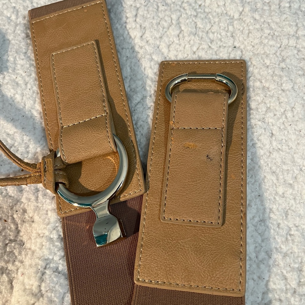 Vintage Stretch Tan Leather Belt with Silver Buckle & Tassels